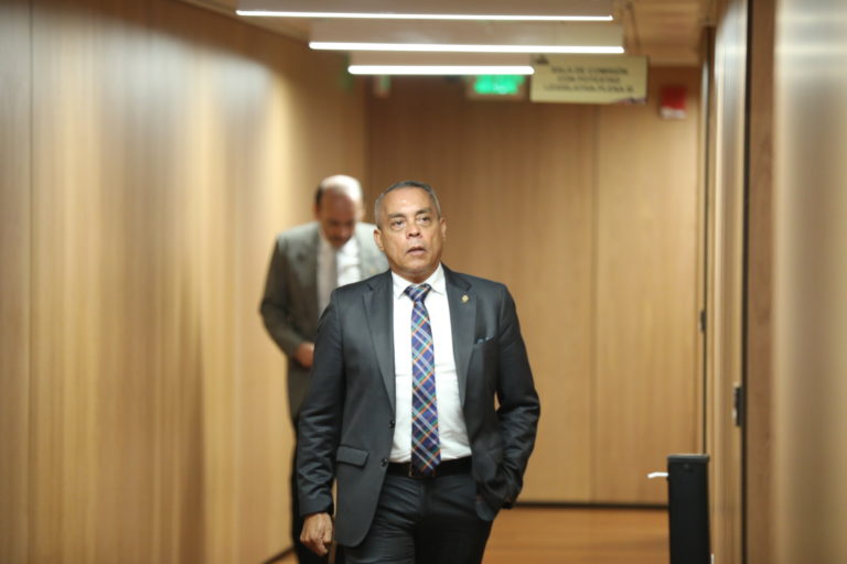 Diputado del PUSC propone reforma para habilitar allanamientos en casos de extradición