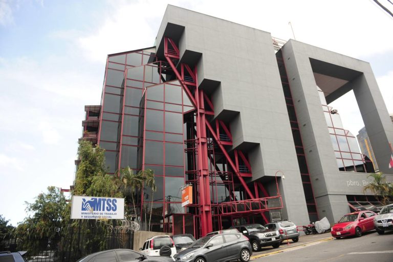 Mentir desde el Ministerio de Trabajo: una práctica oficial