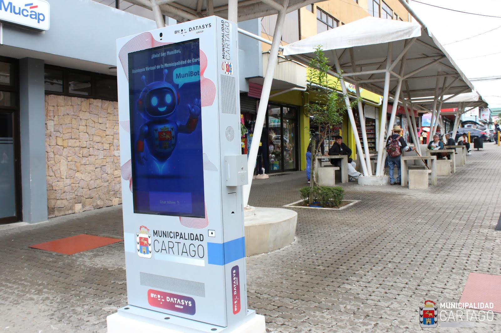 Imagen principal del artículo: Cartago inaugura primer tótem interactivo municipal del país para atender a romeros y visitantes