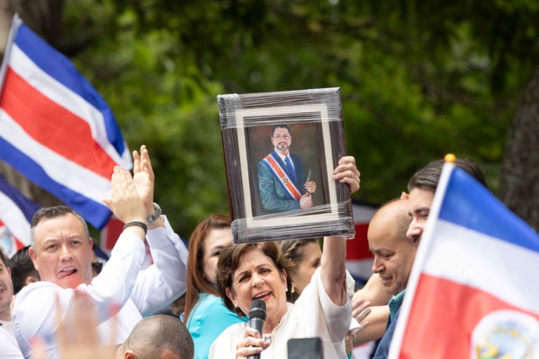 Pilar Cisneros se aparta de la estrategia de campaña de Pueblo Soberano