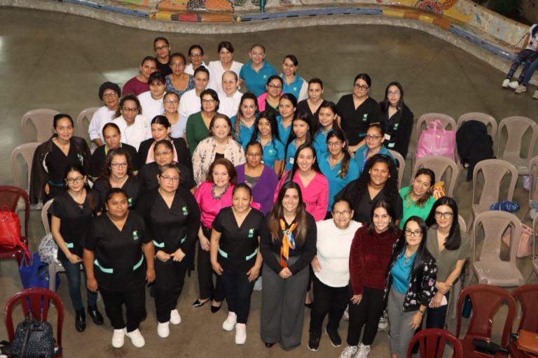 “Vestirse para triunfar”: campaña impulsa la inclusión laboral de mujeres en situación de vulnerabilidad