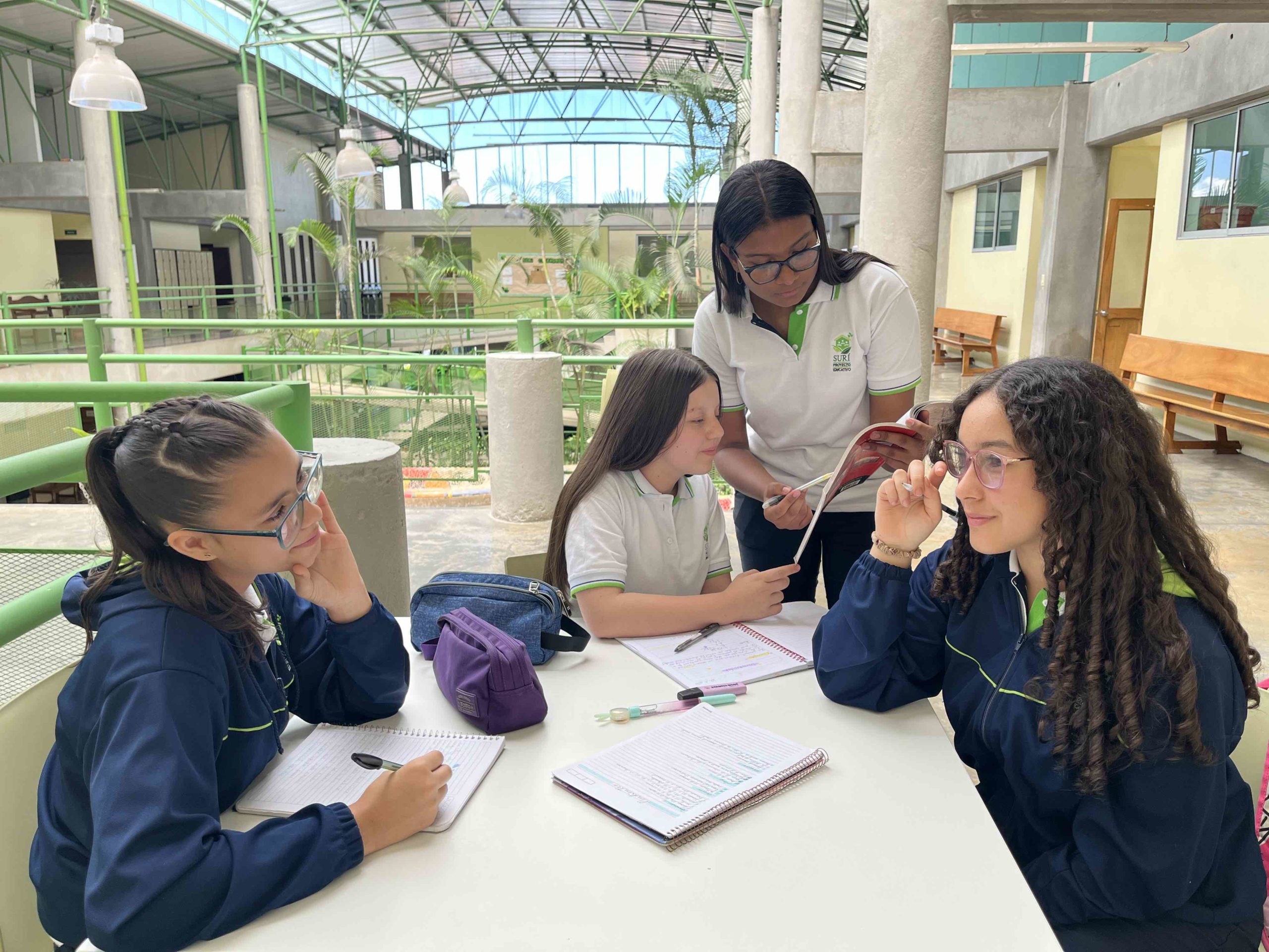 Imagen principal del artículo: Proyecto educativo Surí busca otorgar 50 becas a jóvenes de Pavas