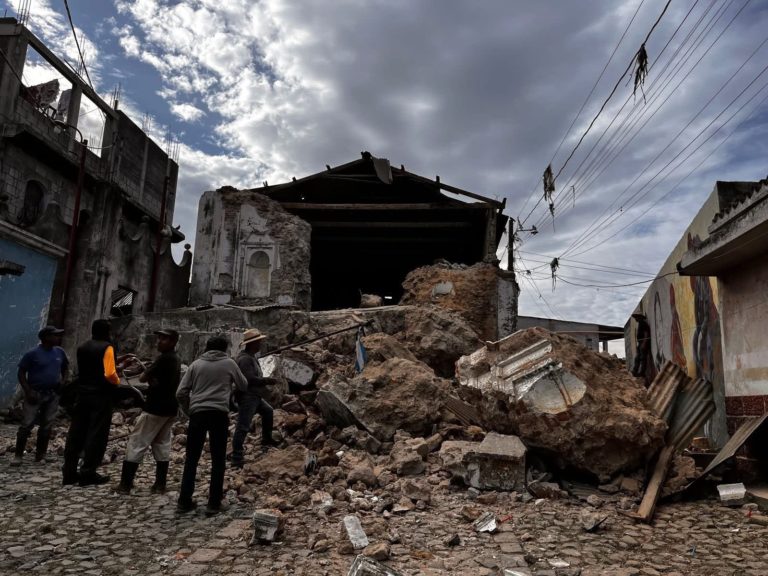 Enjambre sísmico en Guatemala deja siete muertos y daños en carreteras