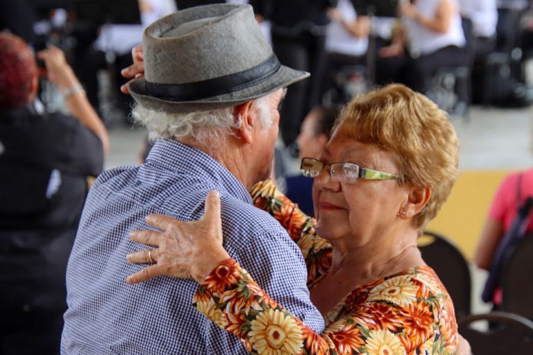 “Jueves de Bailongo”: música, alegría y tradición en el corazón del Cenac