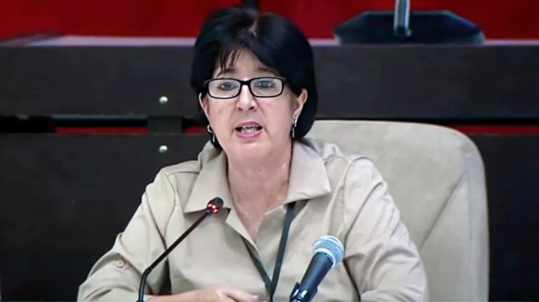 Renuncia ministra de Trabajo de Cuba tras polémica por comentarios sobre personas en situación de calle