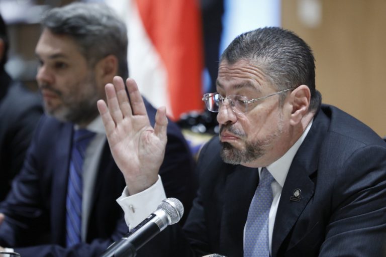 CIEP: 55% siguen indecisos, Chaves aumenta su popularidad