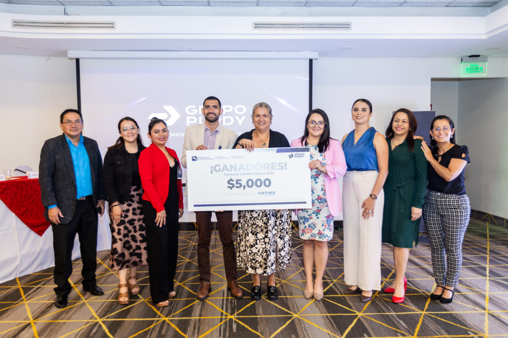 Premian centros educativos por plantear soluciones innovadoras para mejorar la movilidad segura