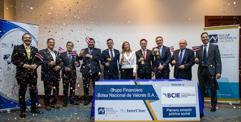 BCIE "toca la campana" por histórica emisión de bonos sociales en el mercado costarricense