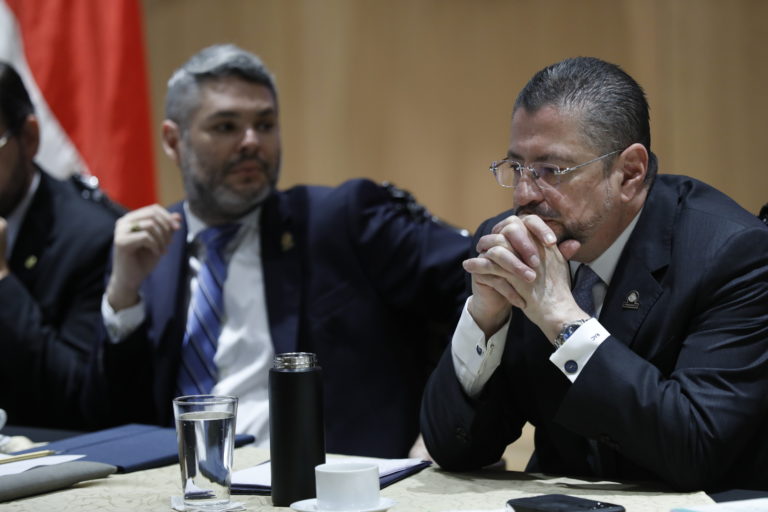 TSE pide levantar inmunidad de Rodrigo Chaves por beligerancia política