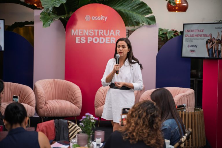 Estudio revela impacto de la menstruación en el entorno laboral y educativo