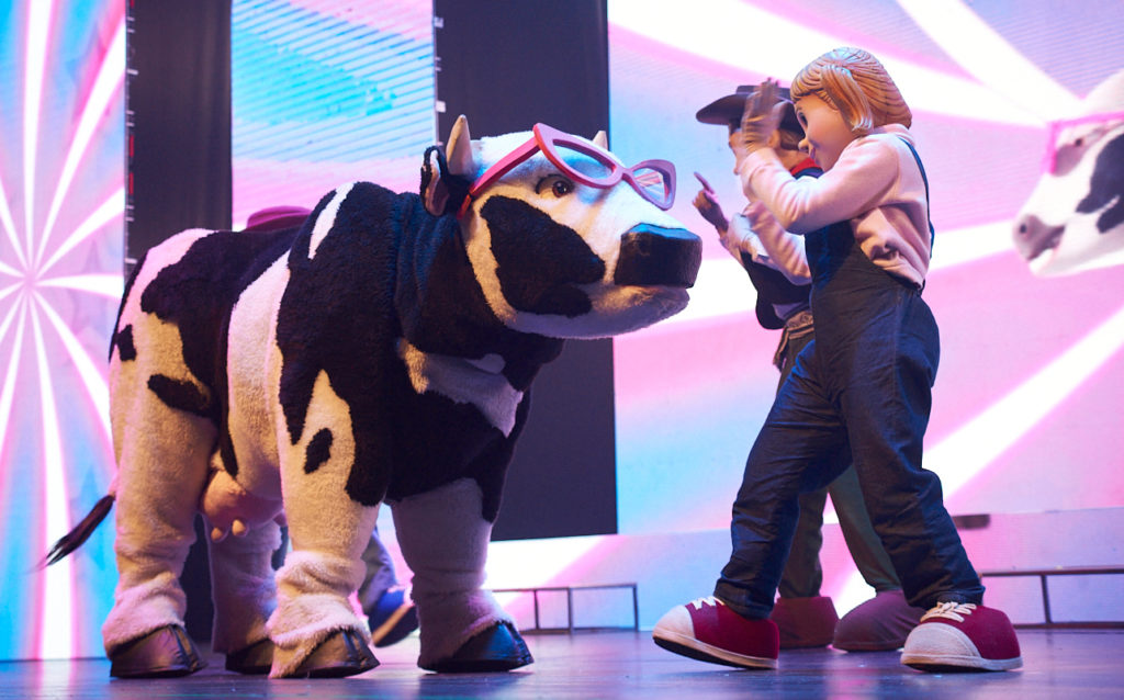 Locura por la presentación de “Bartolito” y “La Vaca Lola” en Costa Rica