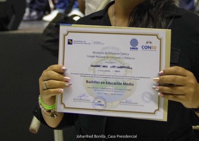 Imagen principal del artículo: 2068 personas se gradúan del programa Bachillerato para la Empleabilidad y el Emprendimiento