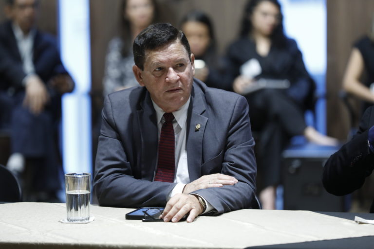 Diputado oficialista propone que datos del EDUS puedan usarse para investigación y gestión pública estratégica