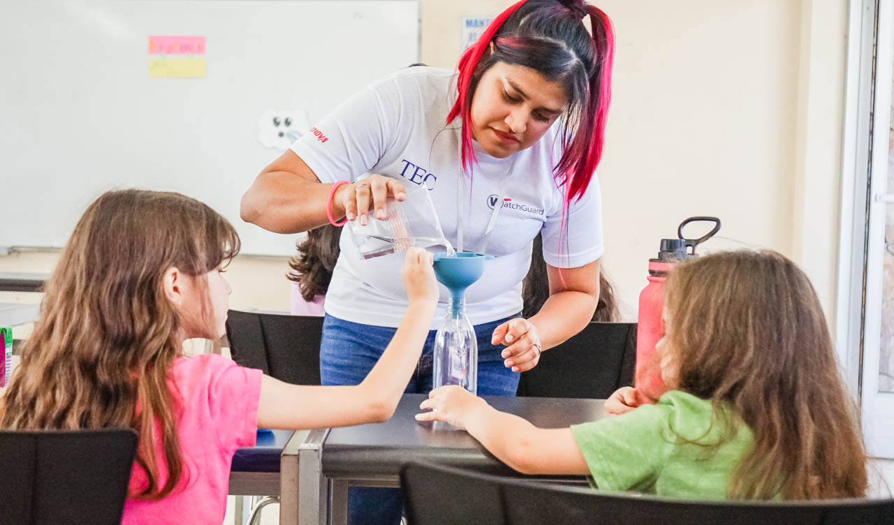Imagen principal del artículo: TEC celebrará el "III Día de las Niñas Supercientíficas" para impulsar vocaciones STEM