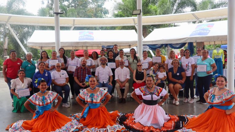 Programa de Naciones Unidas impulsa transformación digital con liderazgo femenino en tres cantones