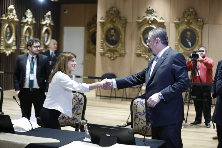 Diputada propone que el antejuicio a miembros de supremos poderes sea público