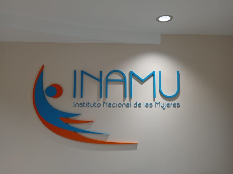Mujeres pueden acceder a servicios del Inamu mediante canales digitales, telefónicos y presenciales