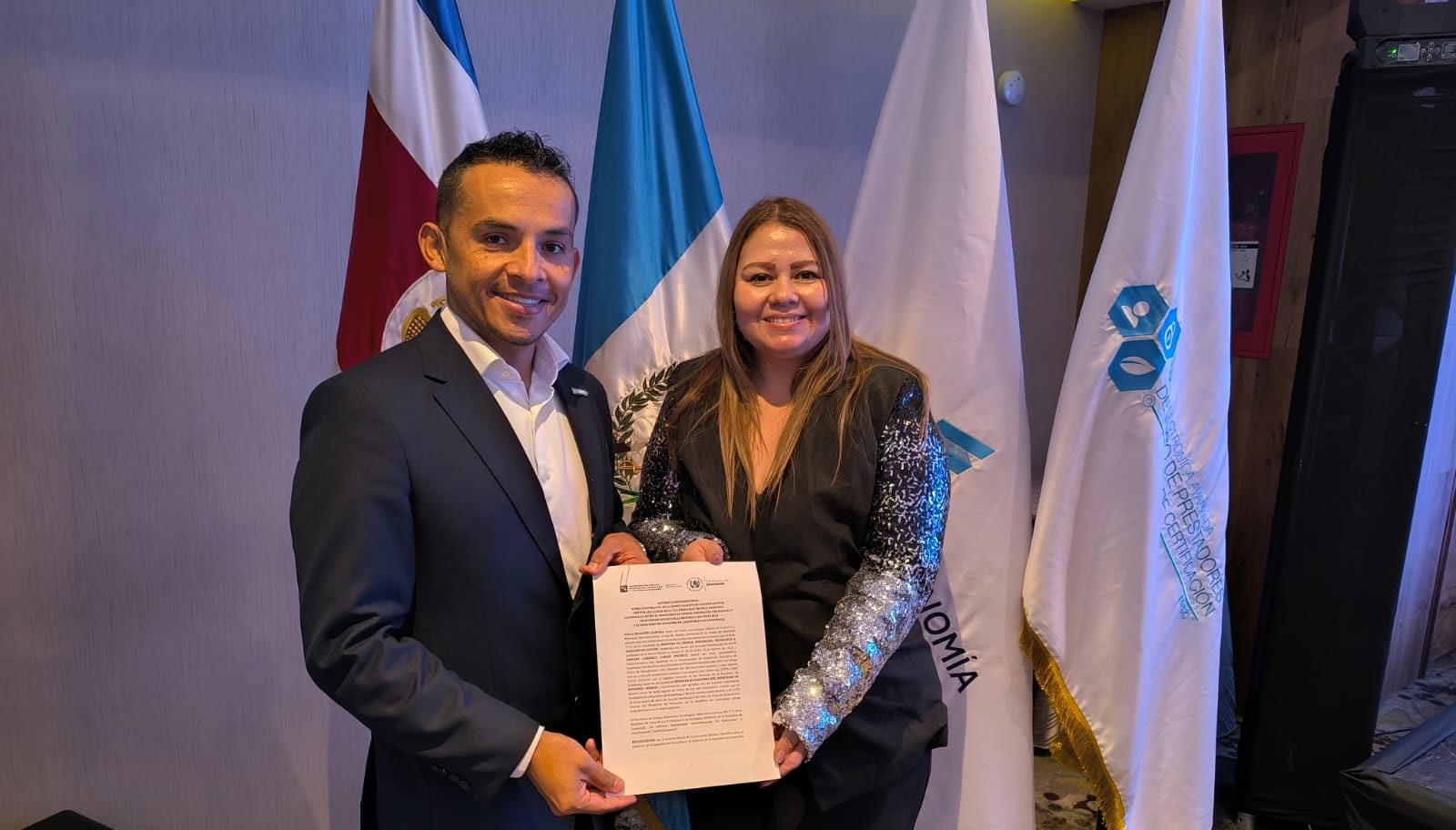 Imagen principal del artículo: Firmas digitales de Costa Rica y Guatemala serán reconocidas en ambos países