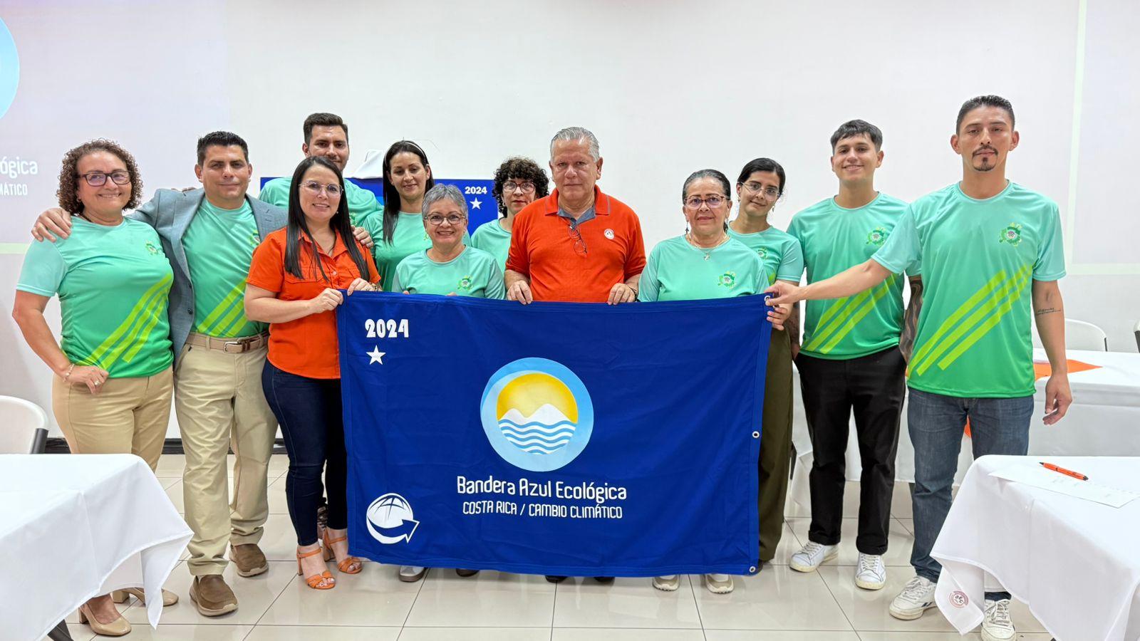 Imagen principal del artículo: Sindicato SEC recibió galardón de Bandera Azul