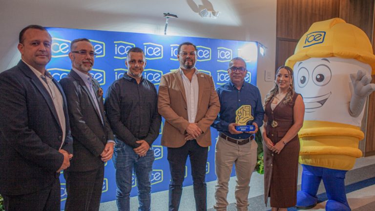 ICE premia a empresas líderes en electrificación de la economía