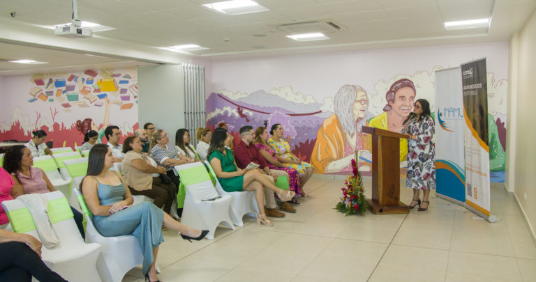 Inamu gradúa a 80 emprendedoras en proyectos de economía verde y azul