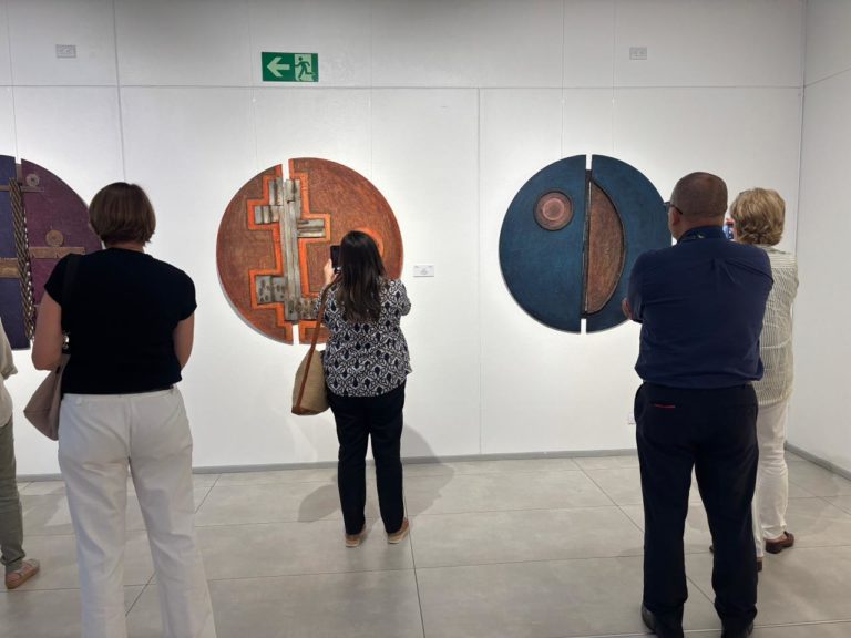 Exposición "Lola, Zulay, Elizabeth – Ensambles y Collages" destaca legado de artistas costarricenses