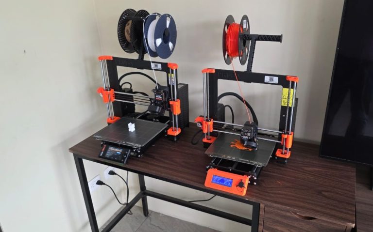 Laboratorio de Innovación Comunitaria en Montes de Oro estrena equipo para ampliar innovación local