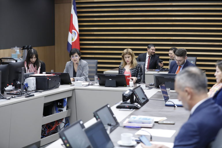 PLN y FA presentan informe conjunto que recomienda levantar inmunidad de Rodrigo Chaves por caso BCIE