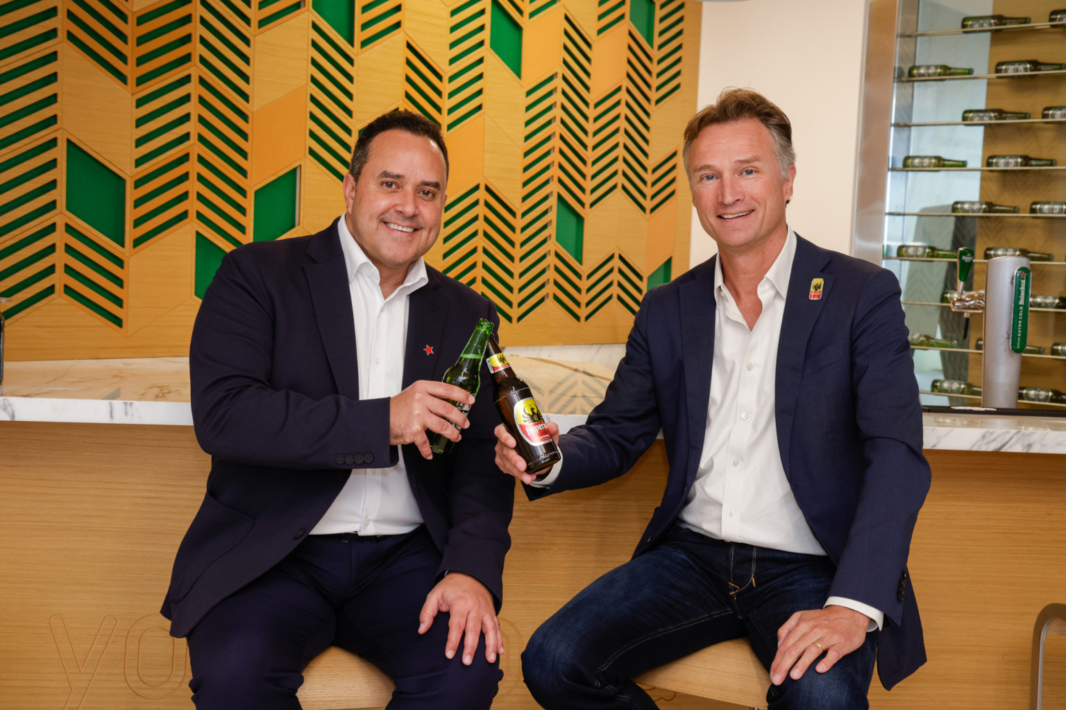 Imagen principal del artículo: FIFCO vende su negocio de bebidas y alimentos en la región a Heineken por $3.250 millones