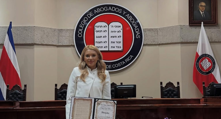 Marchista olímpica Noelia Vargas se incorpora al Colegio de Abogados y Abogadas de Costa Rica
