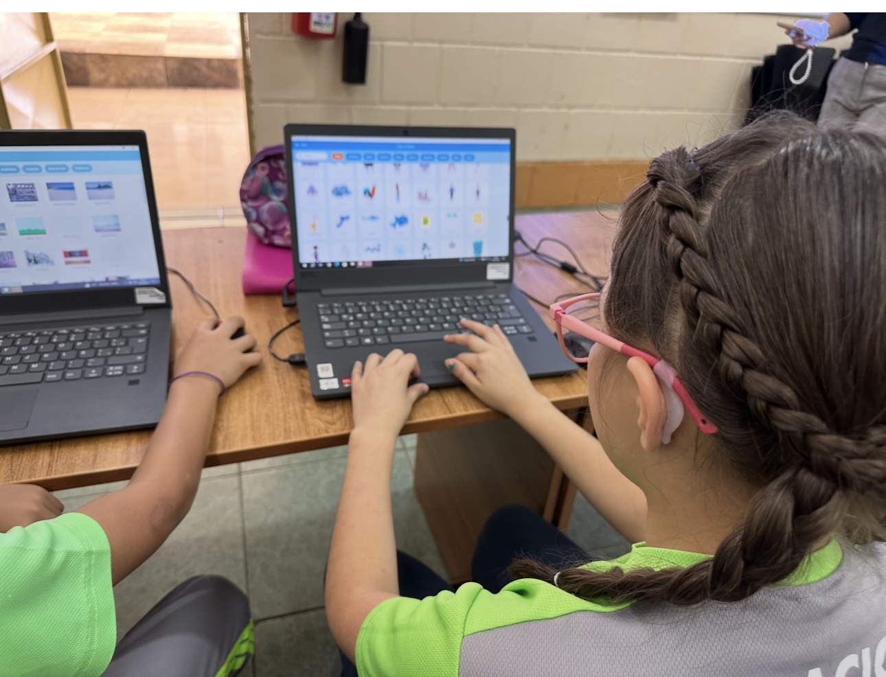 Imagen principal del artículo: Fonatel recibe ofertas para conectar a Internet de alta velocidad a 1450 centros educativos