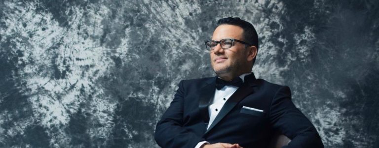 Arnoldo Castillo celebrará 25 años de carrera con concierto en el Teatro Nacional