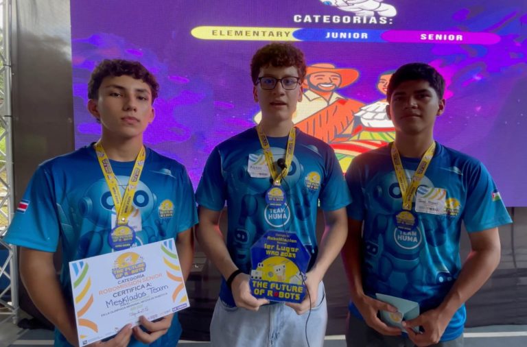 Estudiantes de Nicoya ganan torneo regional de robótica y representarán a Costa Rica en Panamá