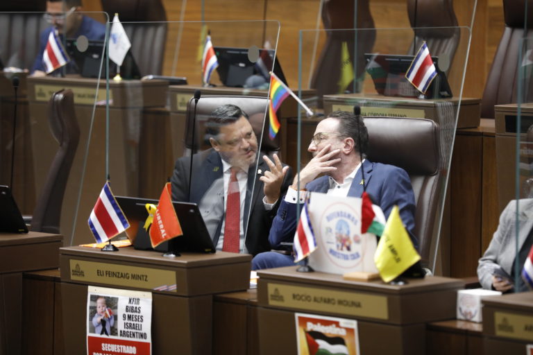 PLP denuncia injerencia electoral de China ante el TSE y Cancillería