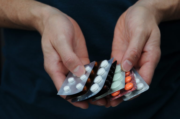 Ministerio de Salud recuerda que publicidad de medicamentos bajo receta requiere autorización previa