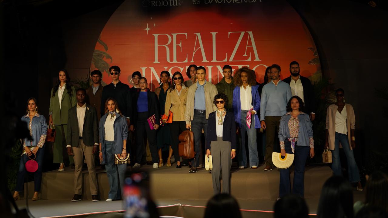 Imagen principal del artículo: RojoTu Davivienda presenta su colección 2026 de moda sostenible que impulsa el bienestar de sus colaboradores