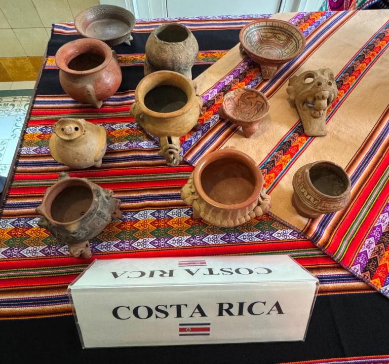 Costa Rica recupera 11 piezas precolombinas que se encontraban en Países Bajos