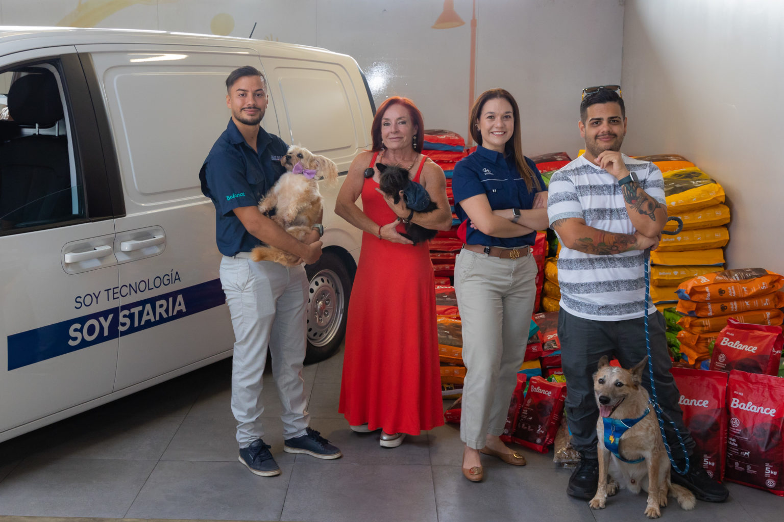 Imagen principal del artículo: Zaguatón rompe récord de recolección: 12 mil kilos de alimento llegarán a 2400 perritos