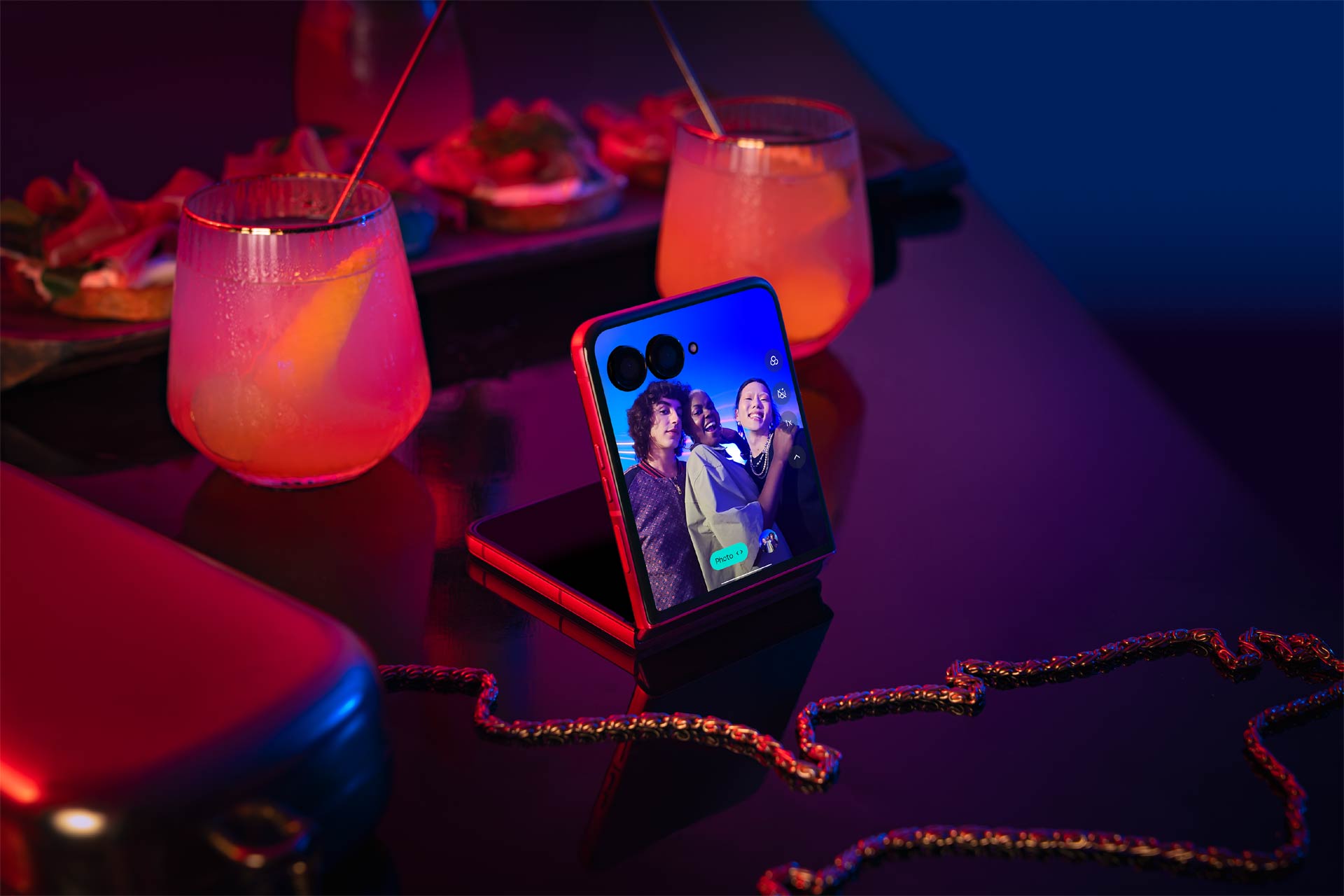 Imagen principal del artículo: Esto puede hacer desde la pantalla externa de su motorola razr 60 ultra