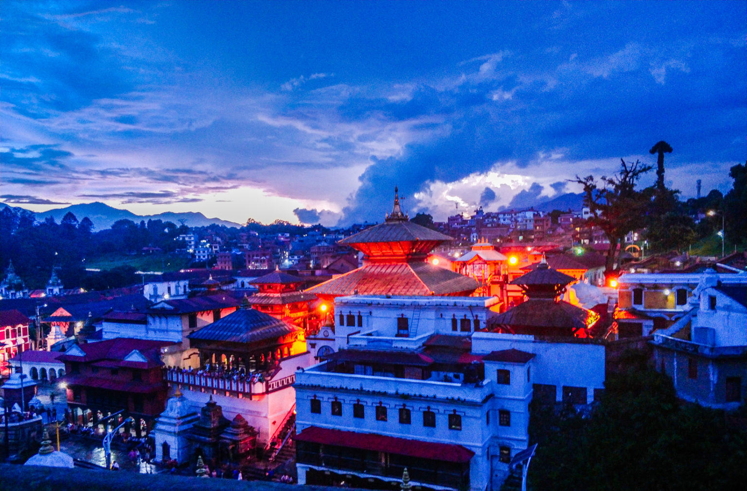 Imagen principal del artículo: Renuncia el primer ministro de Nepal tras las masivas protestas de la 'generación Z'
