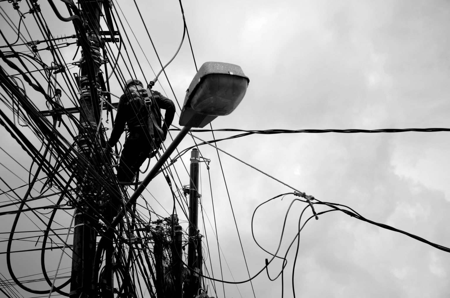 Imagen principal del artículo: La conexión a la red es hoy el gran cuello de botella de la transición energética