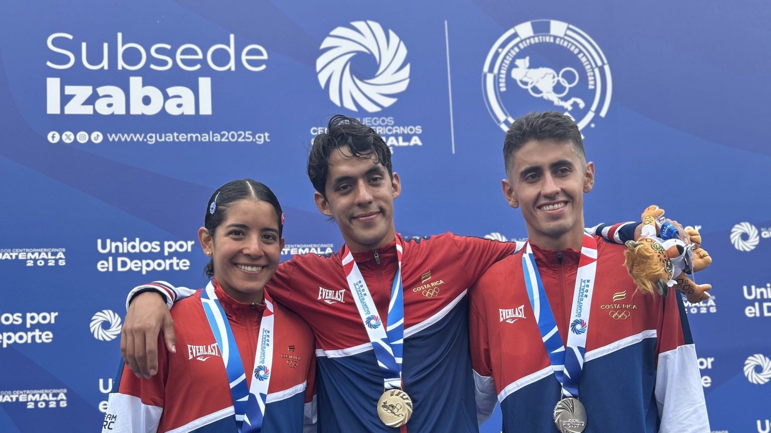 Imagen principal del artículo: Álvaro Campos le da a Costa Rica el oro en el triatlón de los Juegos Centroamericanos Guatemala 2025
