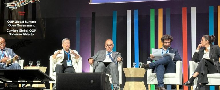 Doña Carolina, hablar de transparencia no basta, hay que practicarla