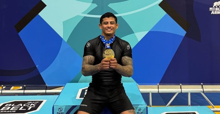 Atleta tico de jiu-jitsu Julián Espinosa se coronó campeón panamericano sin kimono en Estados Unidos