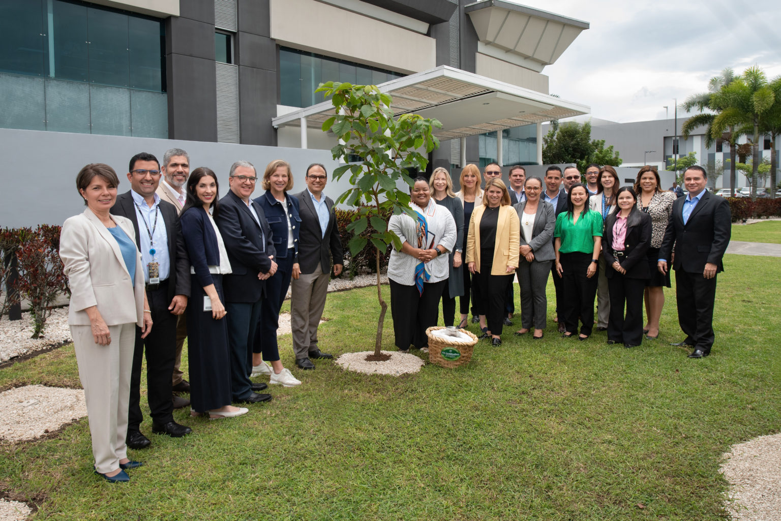 Imagen principal del artículo: Abbott celebra 15 años de innovación en Costa Rica impulsando la salud cardiovascular a nivel global