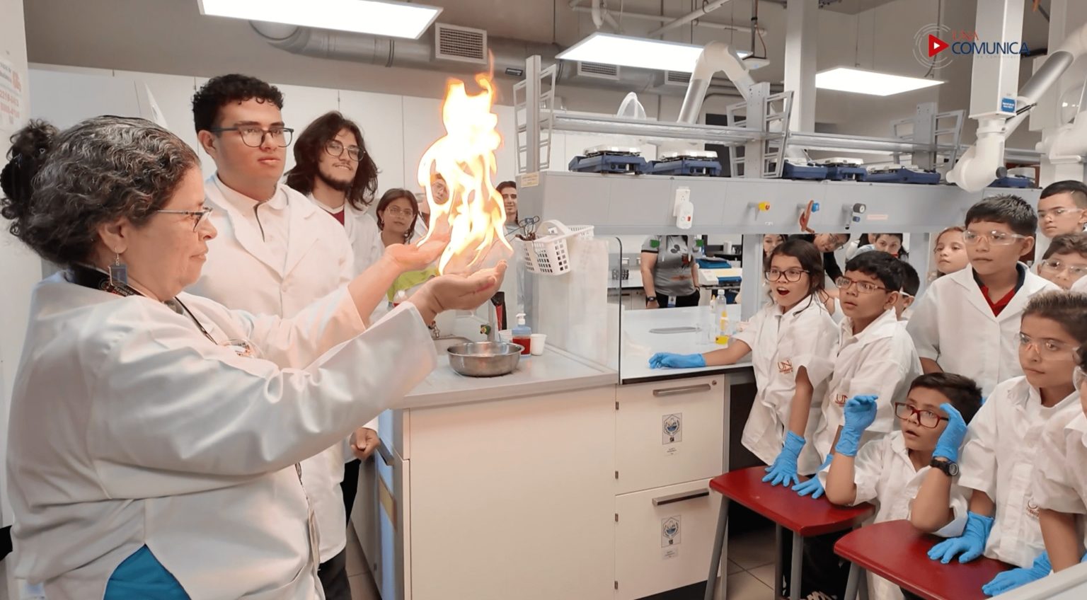 Imagen principal del artículo: Con el programa EDUQUIM-UNA, la ciencia se vuelve juego, asombro y futuro