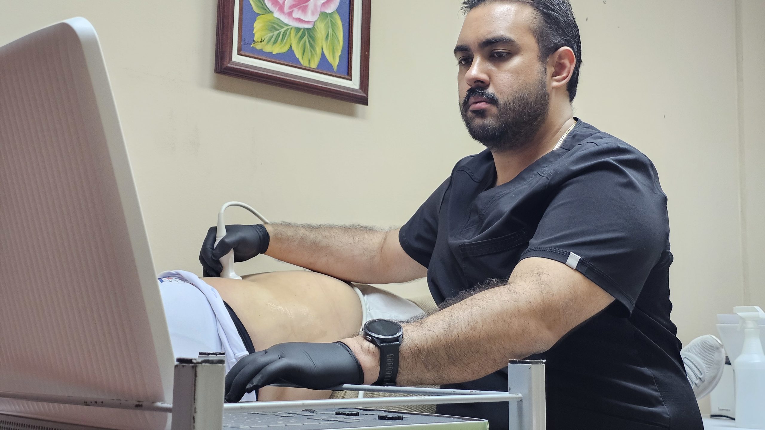 Imagen principal del artículo: Casi 550 vecinos de Los Santos, Aserrí, Acosta, Mora y Cartago acceden a ultrasonidos de abdomen gratuitos