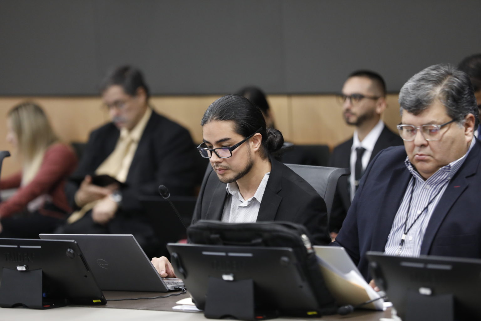Imagen principal del artículo: Diputado del FA propone habilitar recursos del Presupuesto para asegurar pagos a licencias de cuido que da la Caja