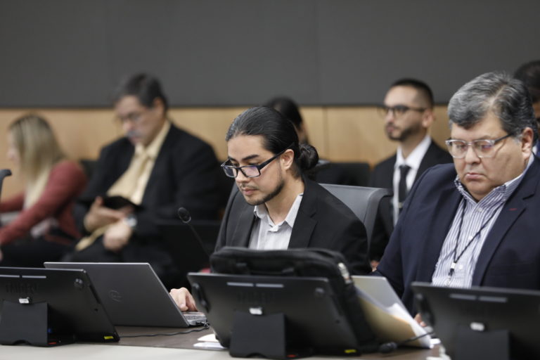 Diputado del FA propone habilitar recursos del Presupuesto para asegurar pagos a licencias de cuido que da la Caja