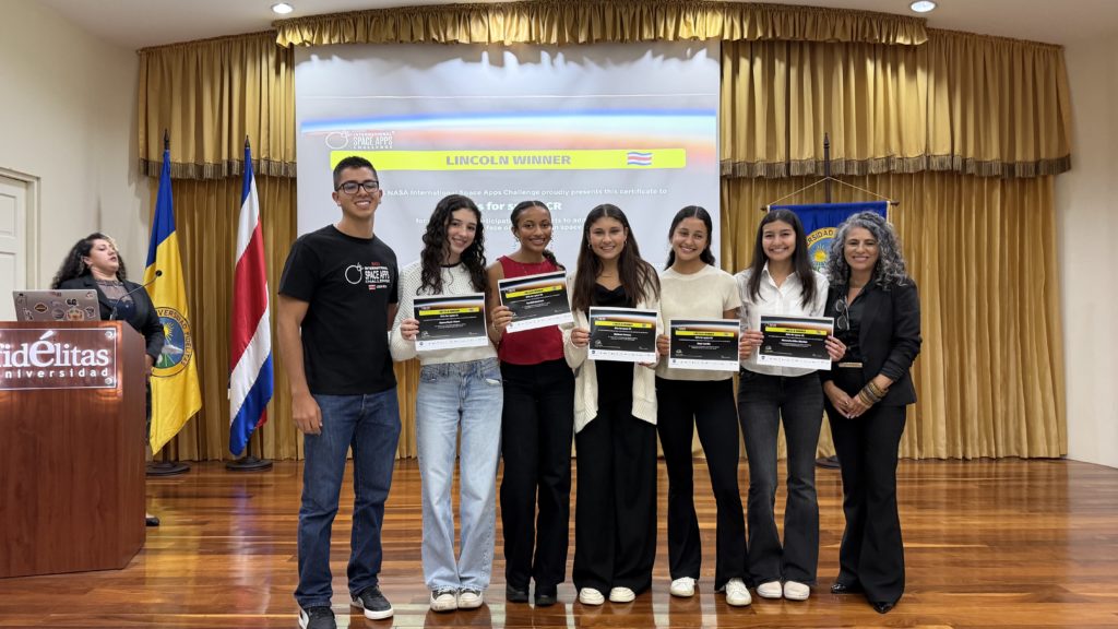 Colegialas triunfan en concurso de la NASA con proyecto de agricultura espacial